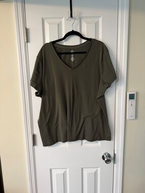 St. John's Bay Olive Green V-Neck Short Sleeve Top